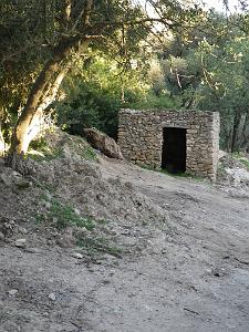 1865 une petite maison juste avant la grotte de misserghin